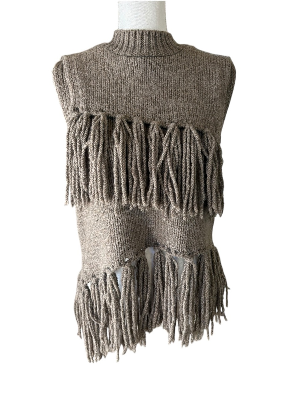 Zara Wool Blend Sleeveless Fringe Sweater. Size L